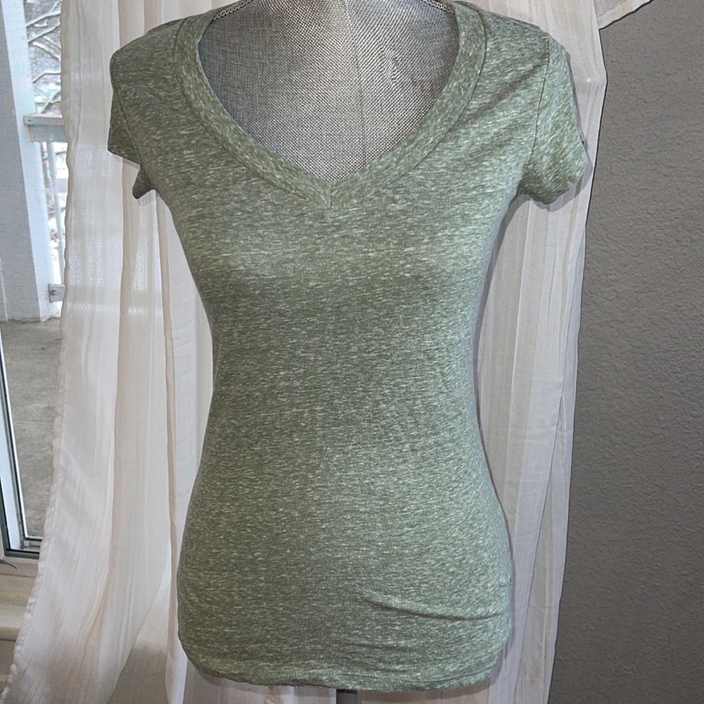 Small heather green tee shirt